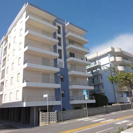 公寓 In Seafront With Terrace 比比翁